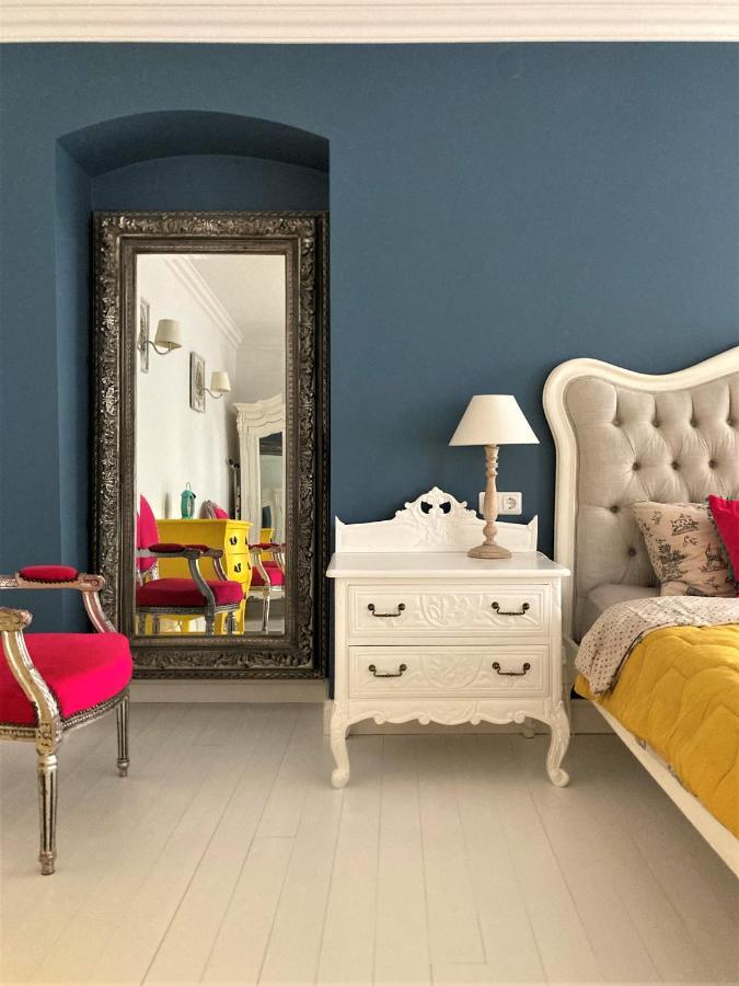 Shabby Chic - Apartment In The Heart Of Vilnius Old Town Dış mekan fotoğraf