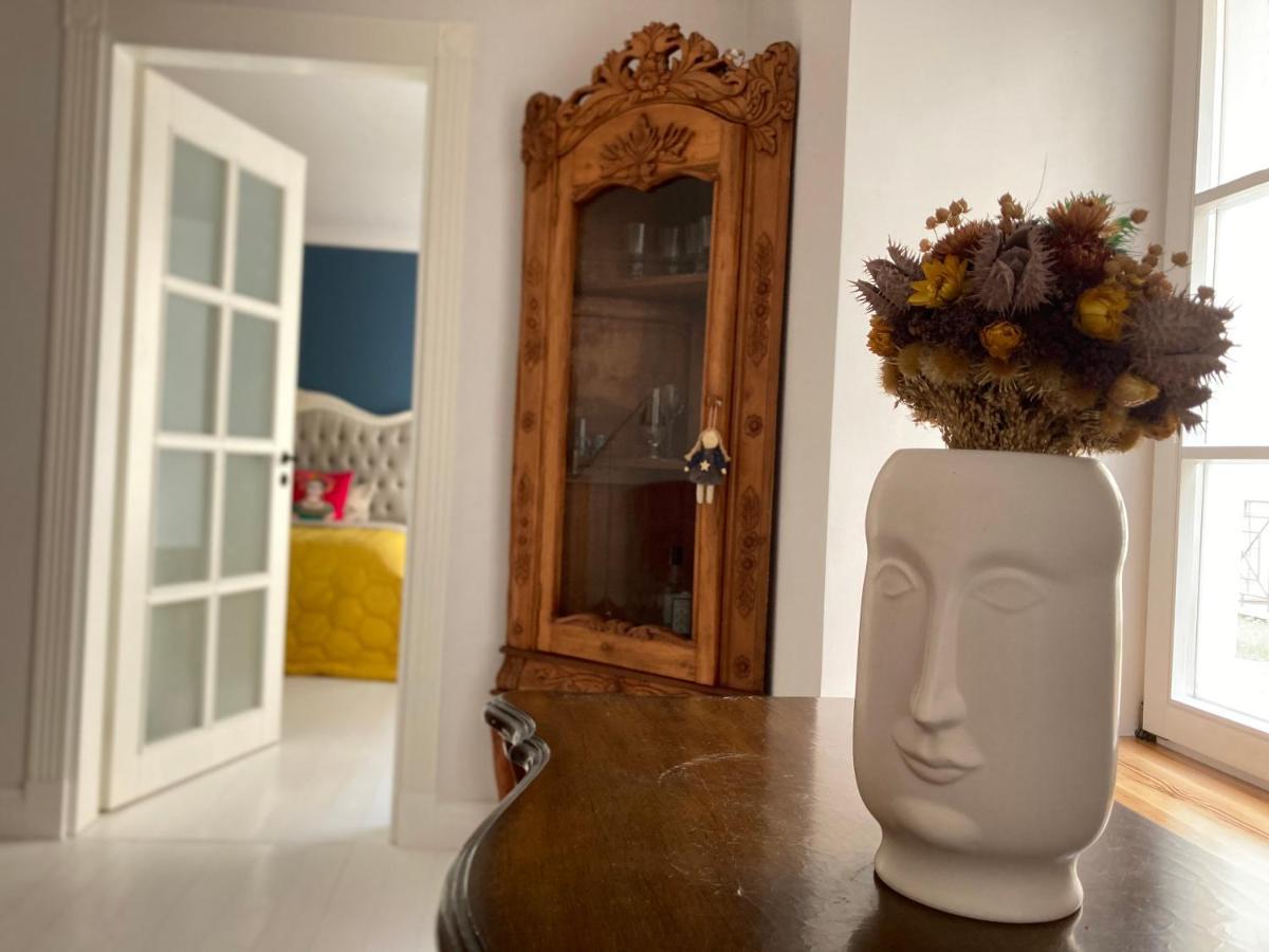 Shabby Chic - Apartment In The Heart Of Vilnius Old Town Dış mekan fotoğraf