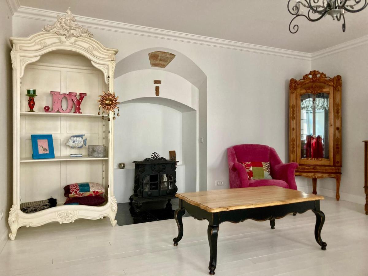 Shabby Chic - Apartment In The Heart Of Vilnius Old Town Dış mekan fotoğraf